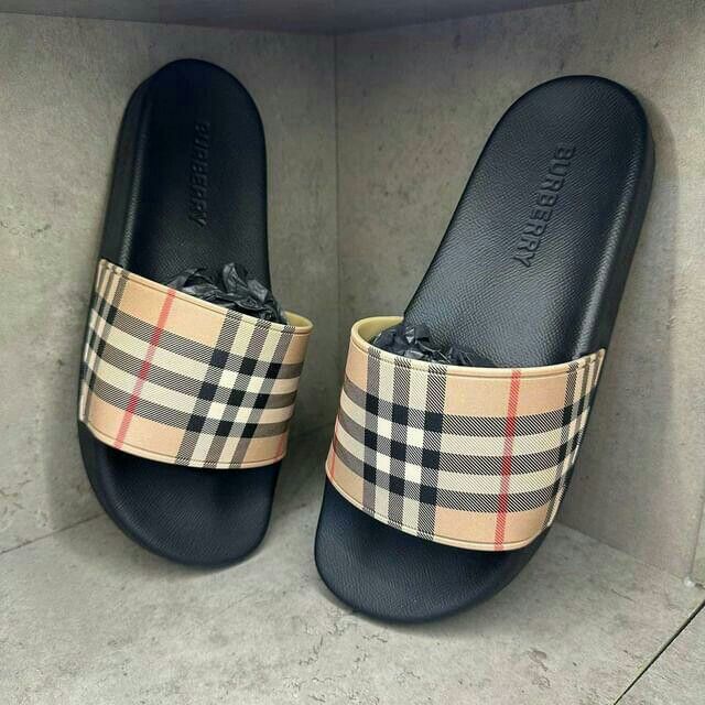 Women best sale burberry slides