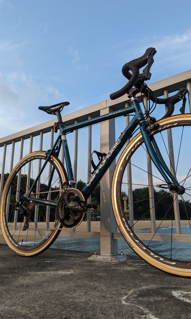 Cannondale r400 top road bike