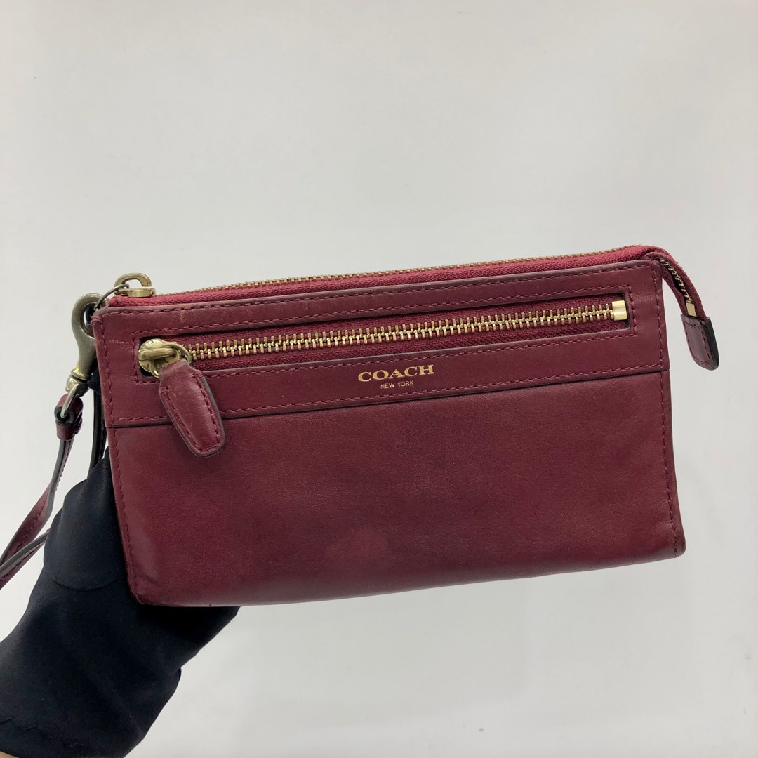 Coach leather hotsell wristlet purse