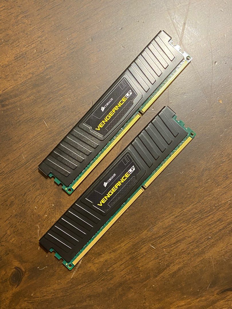 Corsair Vengeance LPX 16gb 8gb x 2 ddr3 Kit CML16GX3M2A1600C9