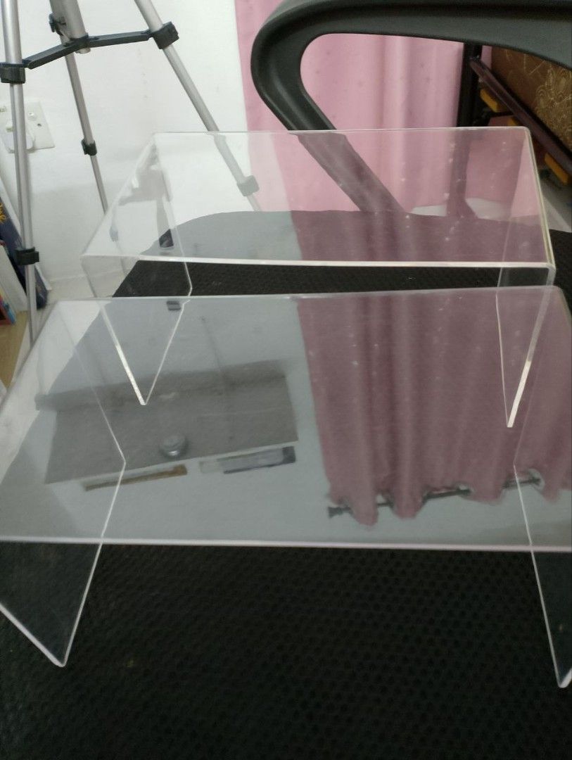 Daiso acrylic display rack, Hobbies & Toys, Collectibles & Memorabilia