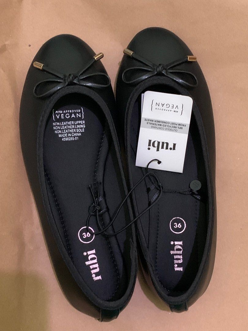 Flat Shoes Hitam Rubi