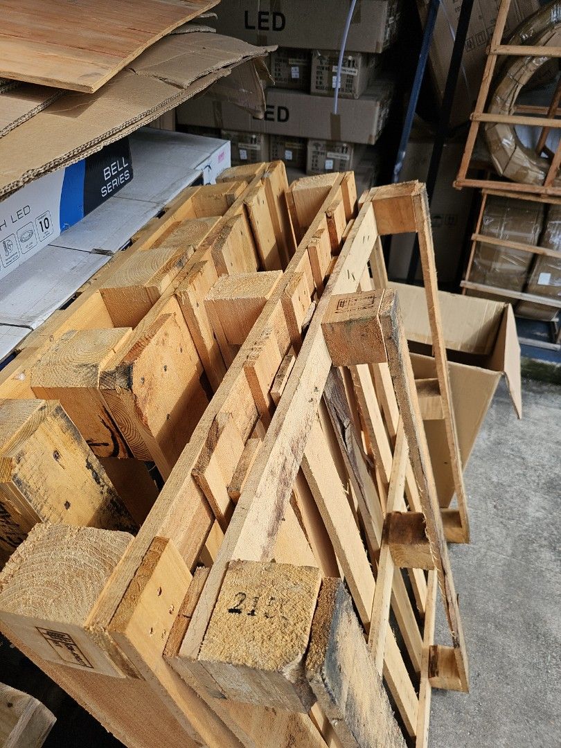 [FREE] Wooden pallet, Everything Else on Carousell
