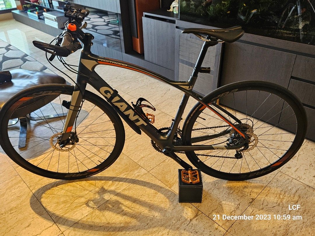 Giant Fastroad CoMax Carbon Road Bike Size M 2019 great light weight flat bar exercise bicycle not aluminium specialized scott