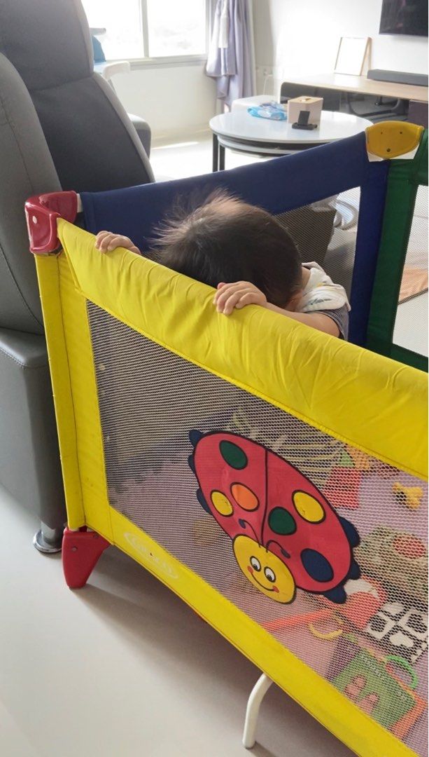 Square pack n play top