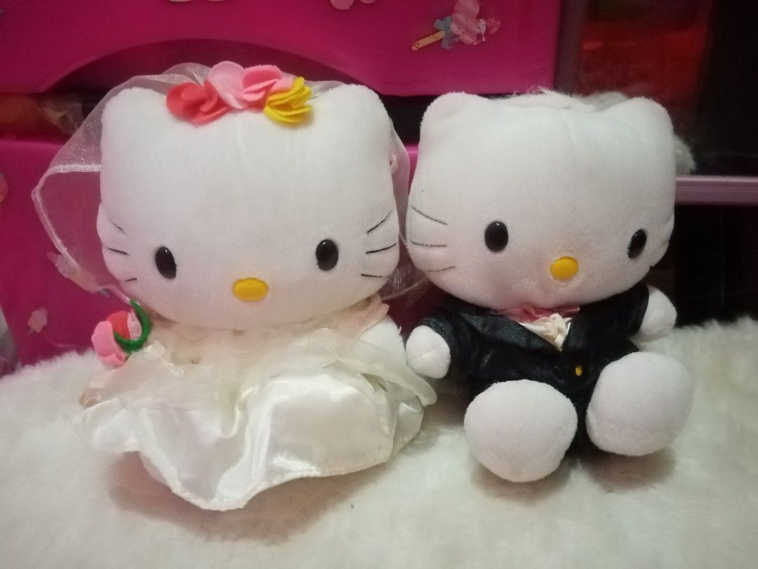 HELLO KITTY COUPLE (Category: Shirts) located in Caloocan City. Submitted by renasophiatoystore2020 (Listing ID 1274406140, Image 2). Description: HELLO KITTY COUPLE LIKED NEW 180 PESOS ONLY EACH COUPLE.
