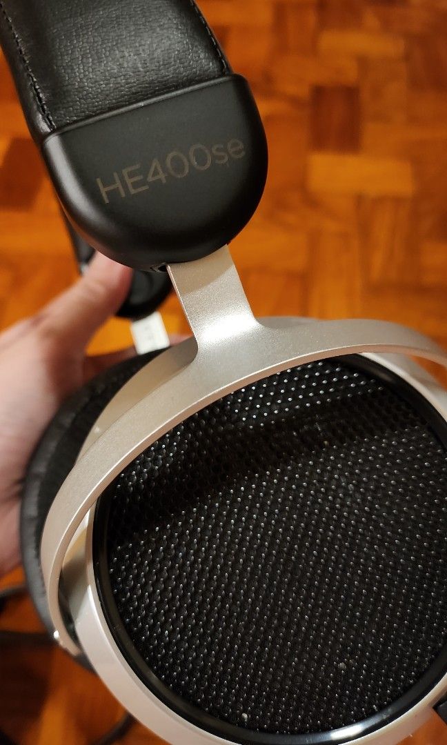 Hifiman HE400se v1 (Category: Headphones & Headsets) located in San Fernando. Submitted by ashlesha (Listing ID 1274268936, Image 1). Description: .