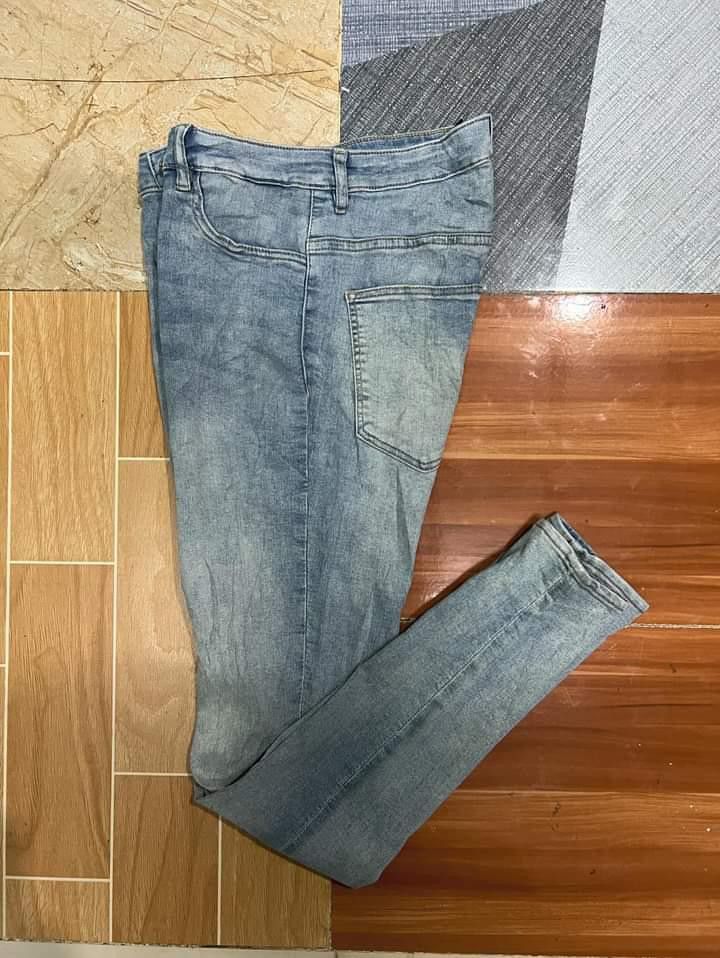 H M DIVIDED HIGHWAIST Women s Fashion Bottoms Jeans on Carousell