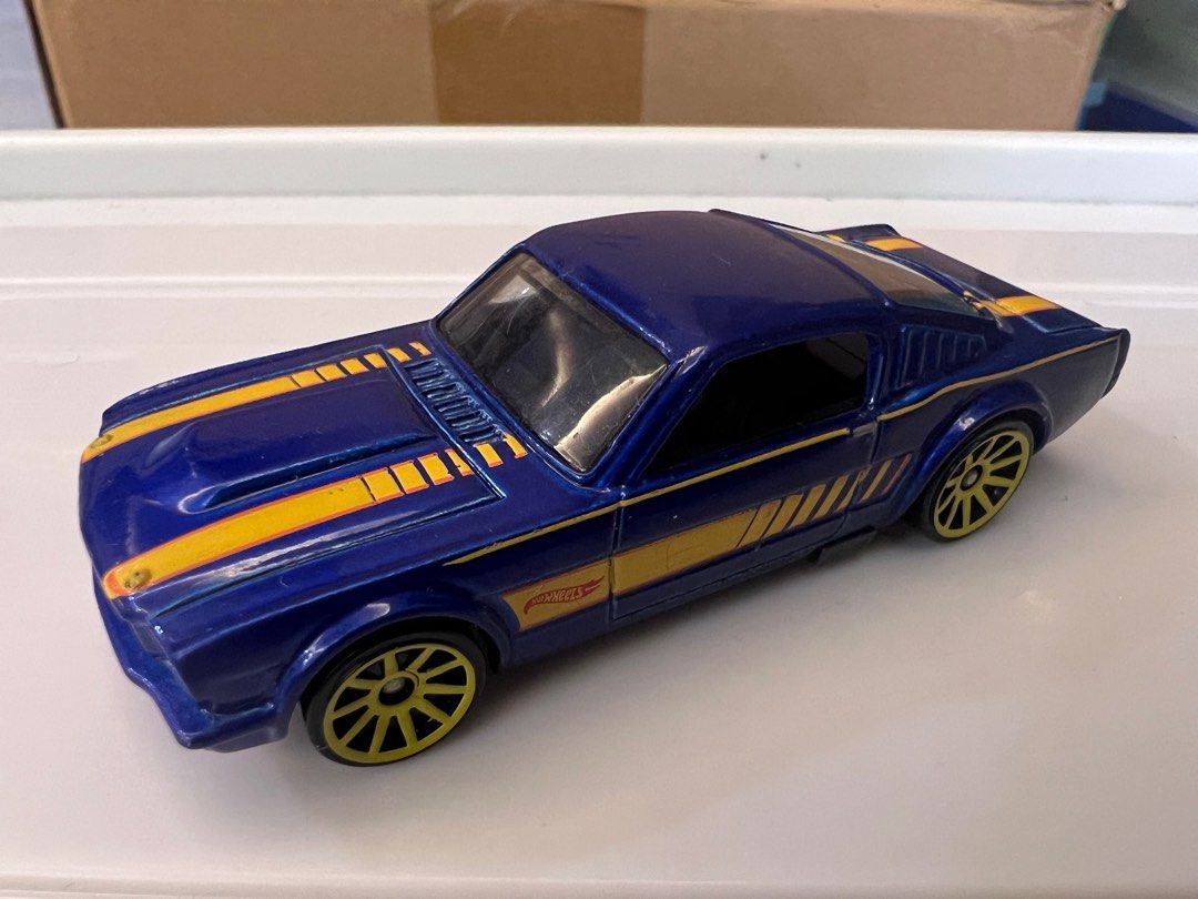 Hot wheels ford mustang fastback top