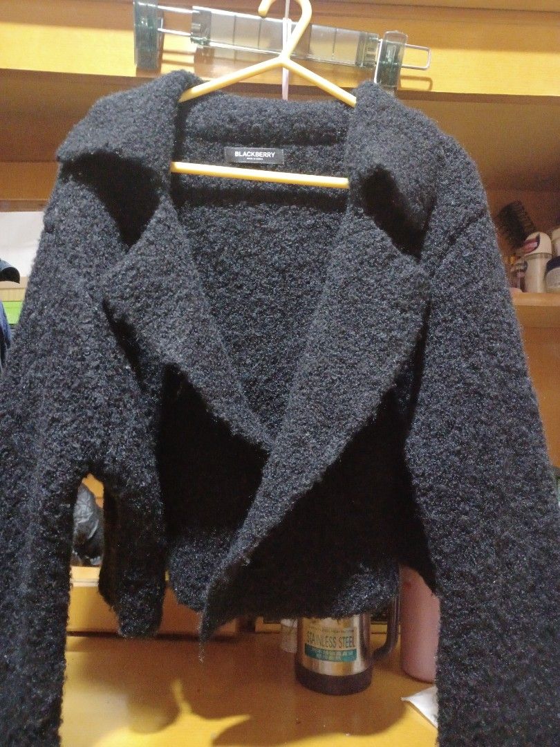 Jacket （分類：外套及戶外衣服）位於 Hong Kong。 由 chmmmy 提交（商品編號 1274178162，圖片 3）。簡介： 。