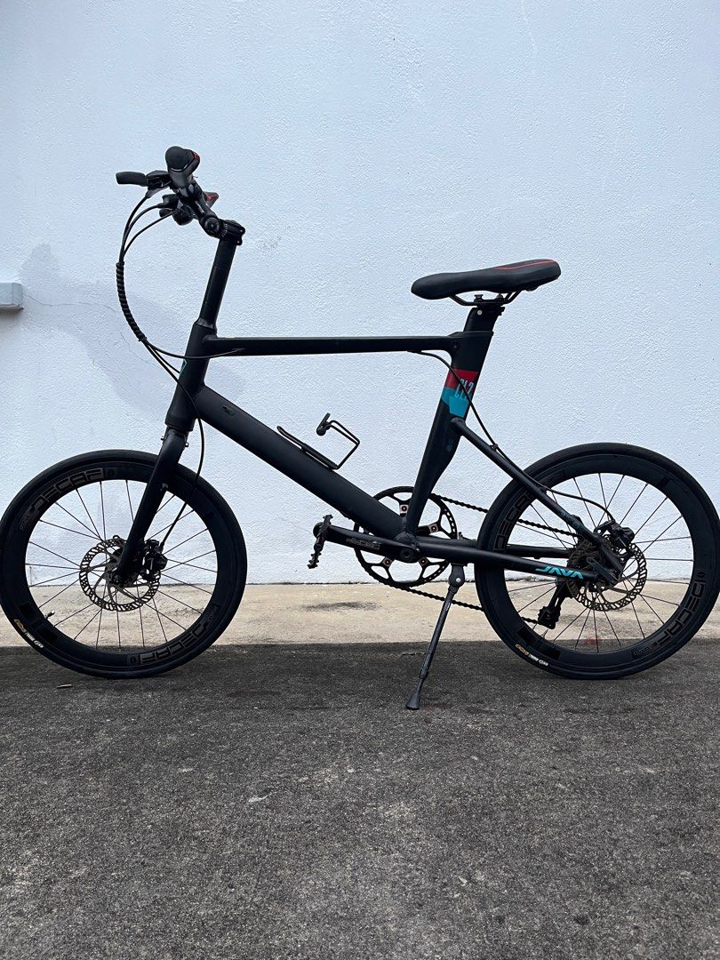 Java CL2 (Category: Bicycles) located in Singapore. Submitted by ana_97 (Listing ID 1274266416, Image 1). Description: Certain parts of the bike are rusty (eg. screws, disc, chain) Shimano Sora Gear Shift Tektro brakes .
