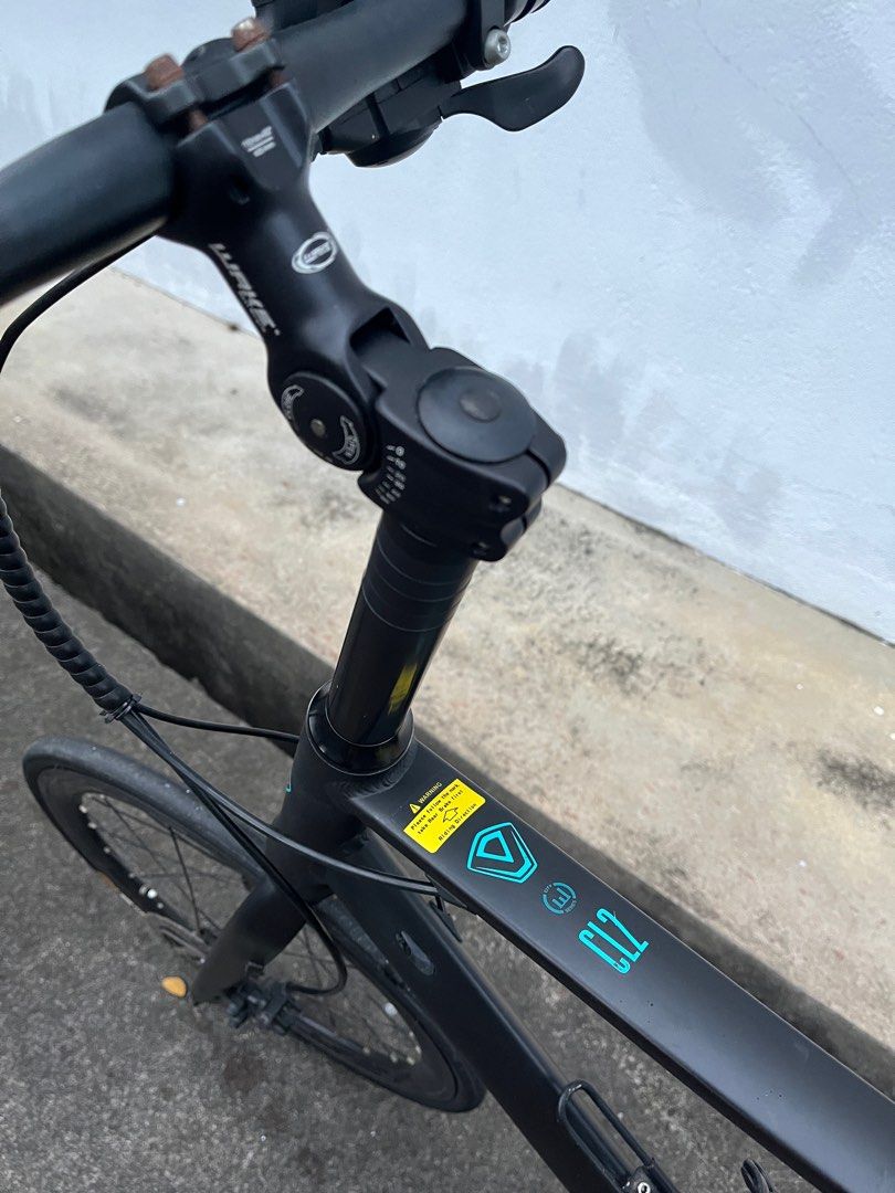 Java CL2 (Category: Bicycles) located in Singapore. Submitted by ana_97 (Listing ID 1274266416, Image 5). Description: Certain parts of the bike are rusty (eg. screws, disc, chain) Shimano Sora Gear Shift Tektro brakes .