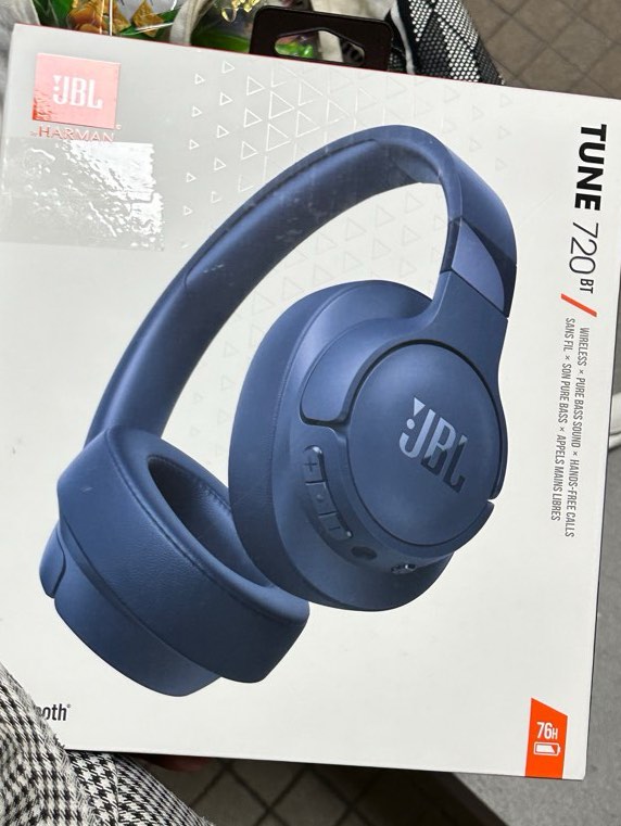 JBL Tune 720BT Headphones Bluetooth, Audio, Headphones & Headsets on  Carousell