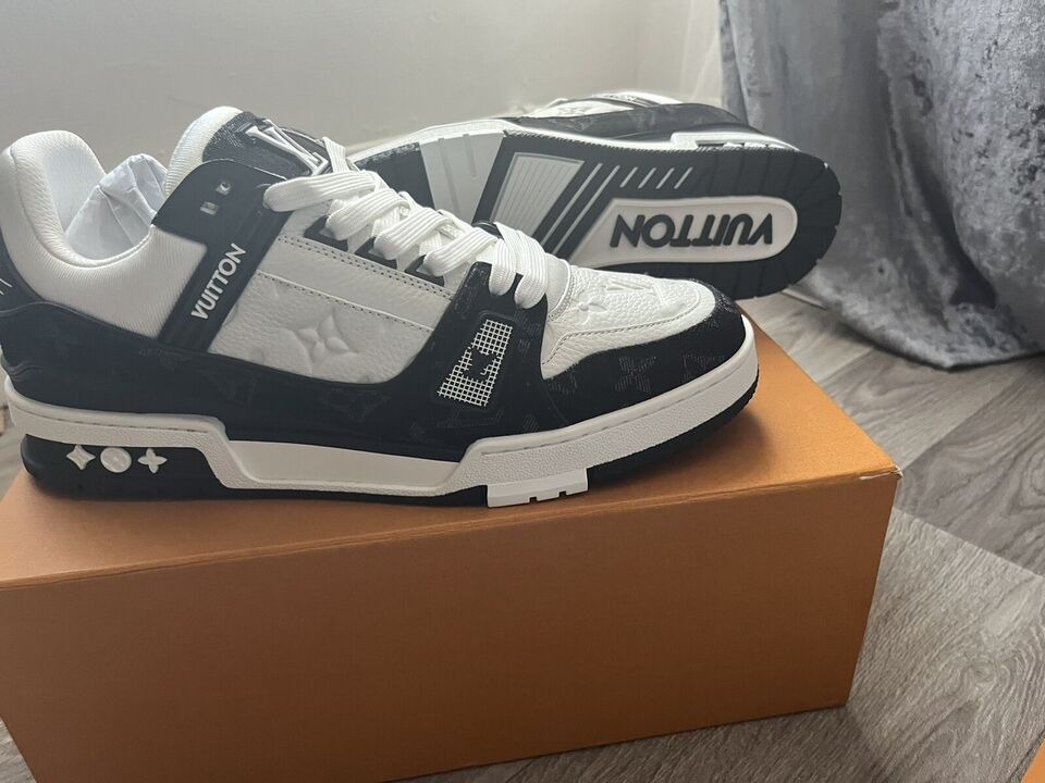 Louis Vuitton LV Trainers New With Box Luxury Sneakers