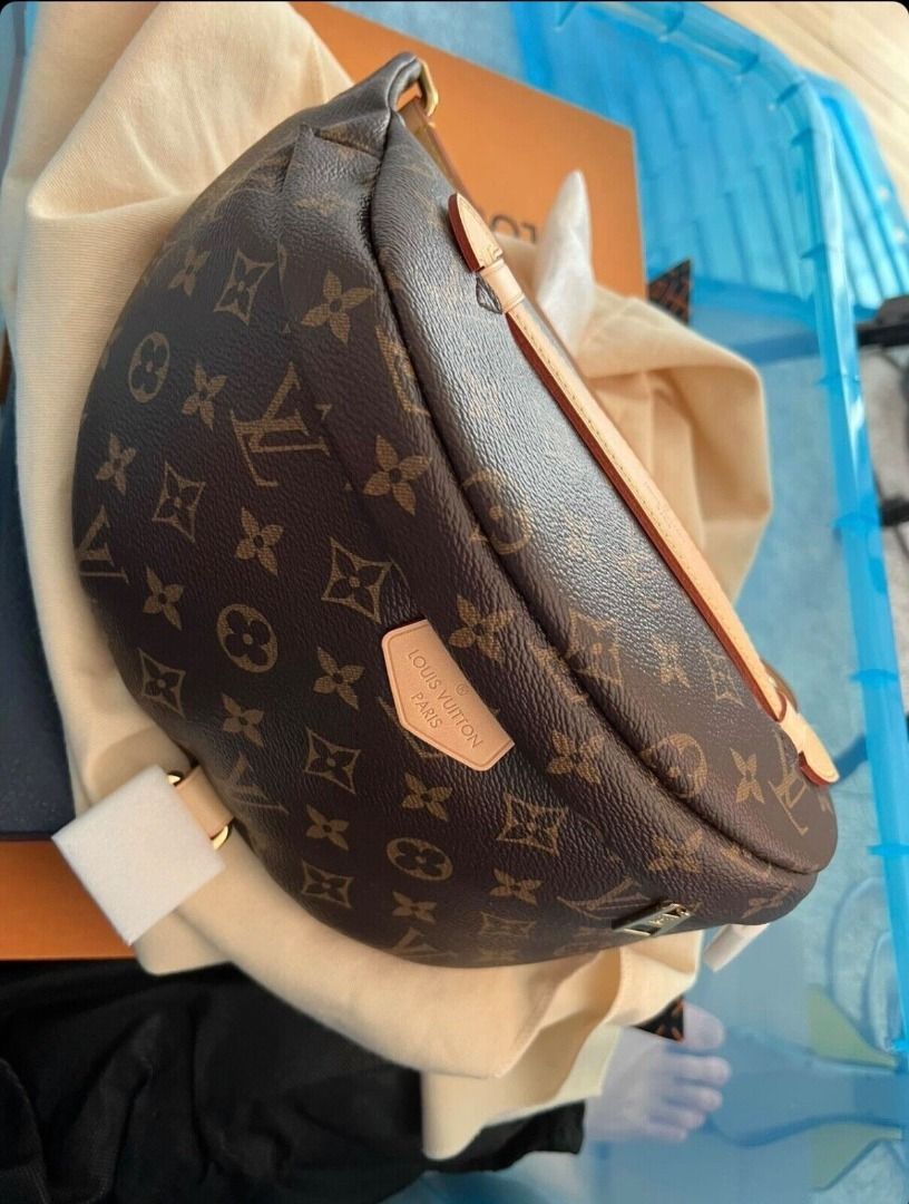 Louis vuitton womens bum bag hotsell