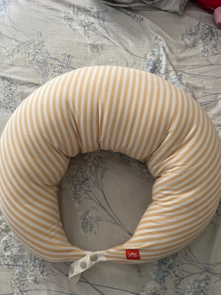 Mamaway nursing pillow