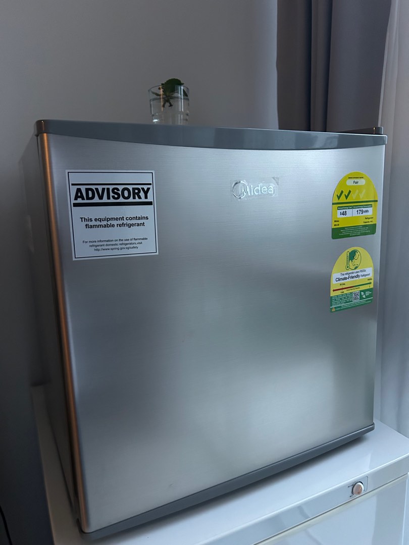 Midea MS 50 44L mini bar fridge, TV & Home Appliances, Kitchen ...
