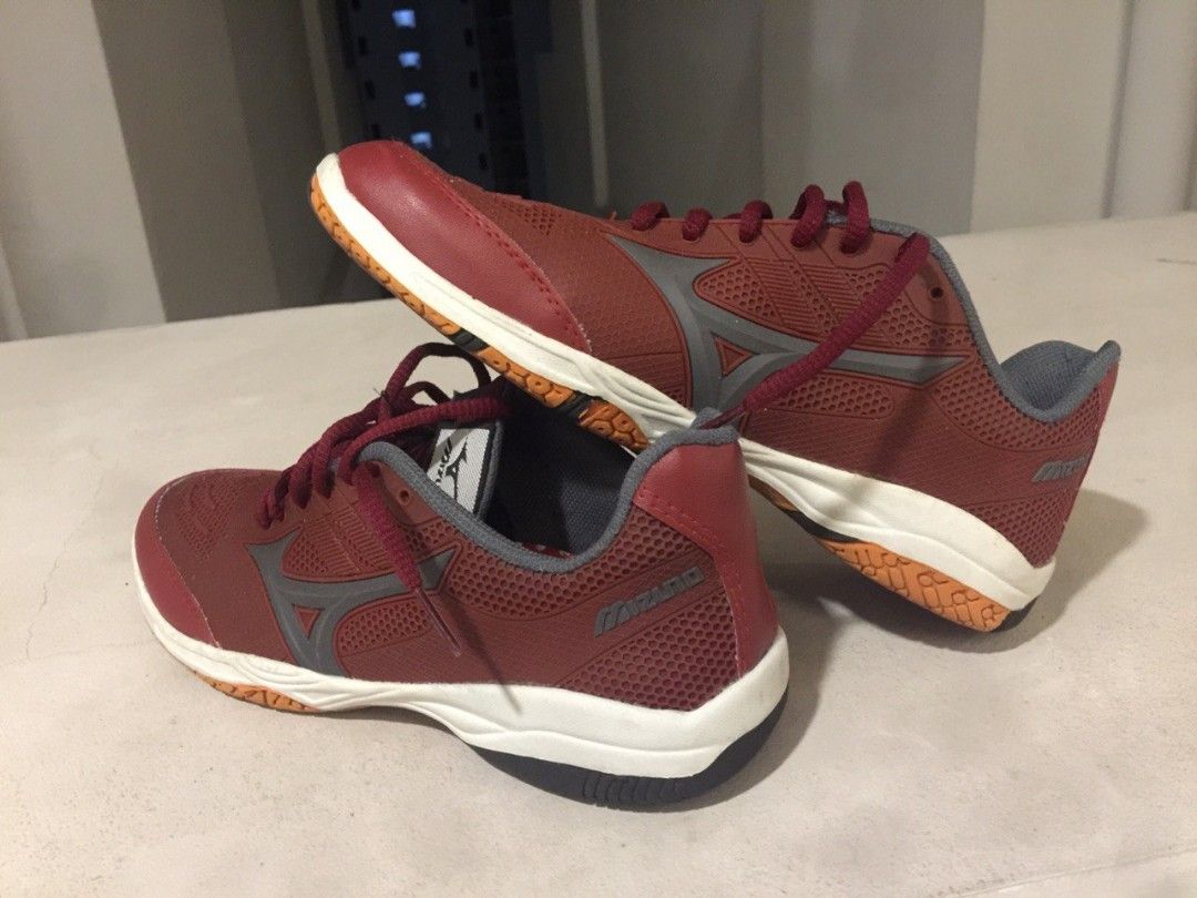 Mizuno maroon colour sneakers sports shoes UK8 US8 JPN26