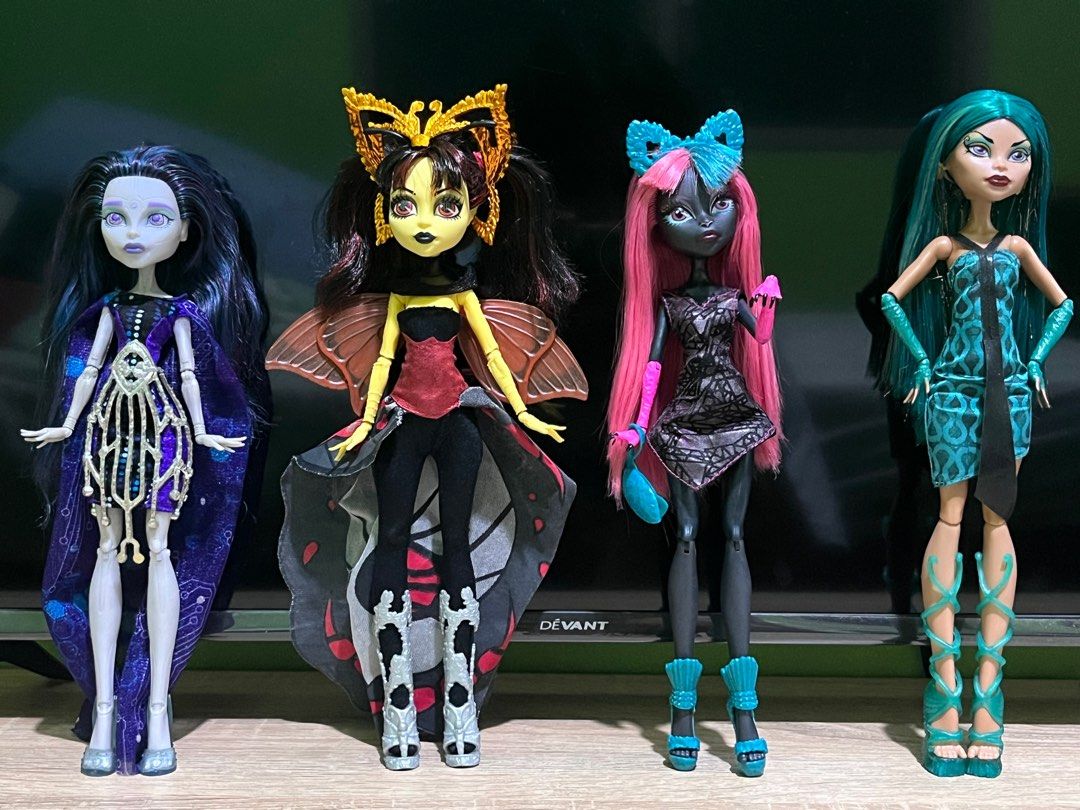Monster high doll bundle best sale