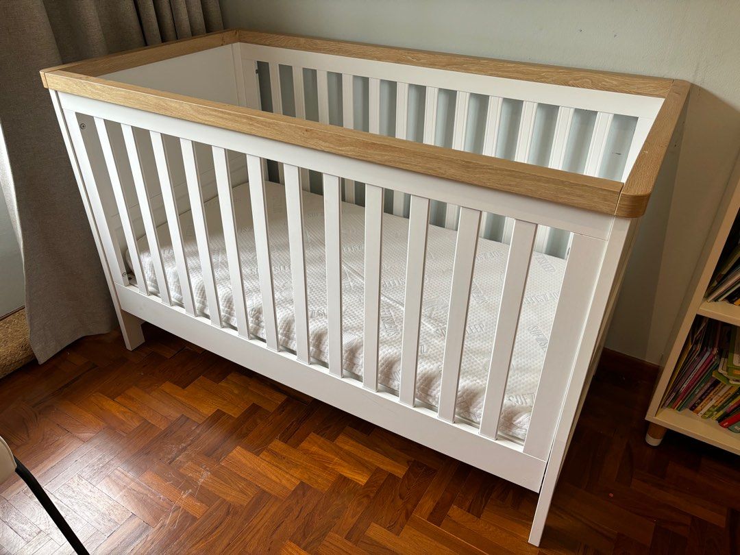 Lulworth crib top