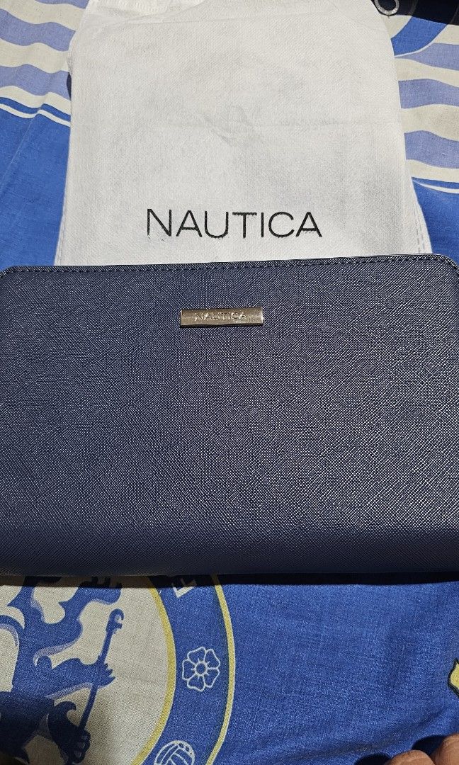 Nautica clutch deals