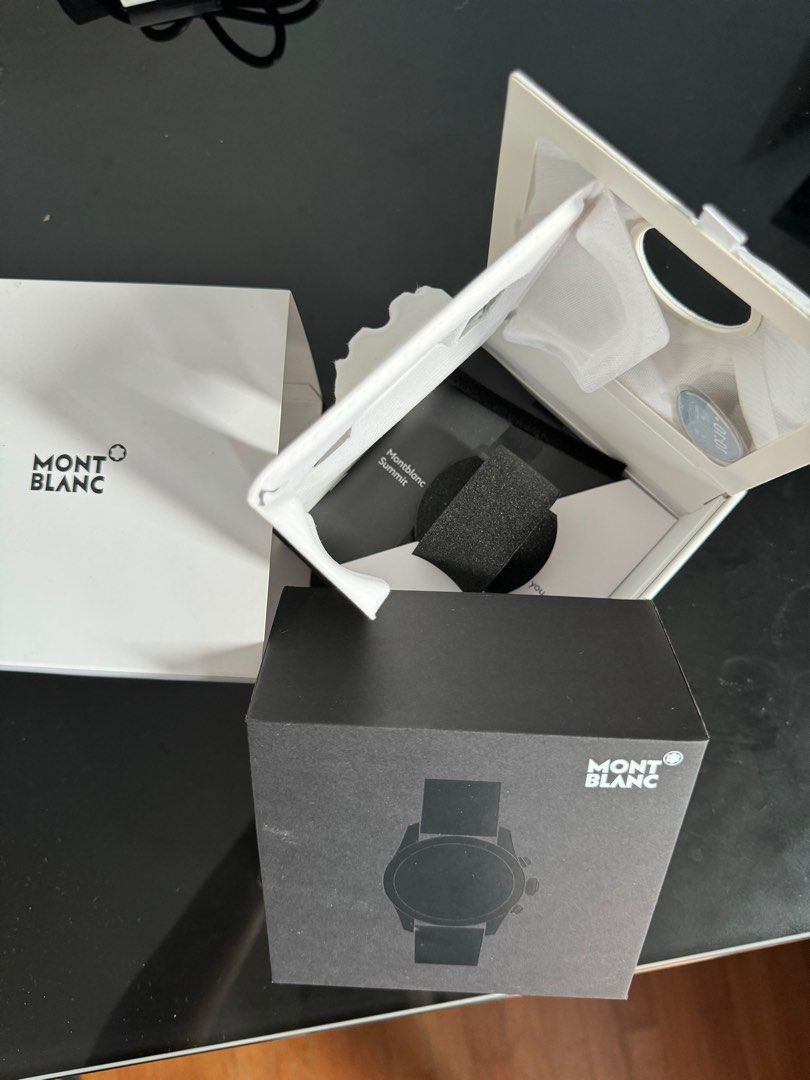 Near Mint Montblanc Summit 2 S2T18 Men s Fashion Watches