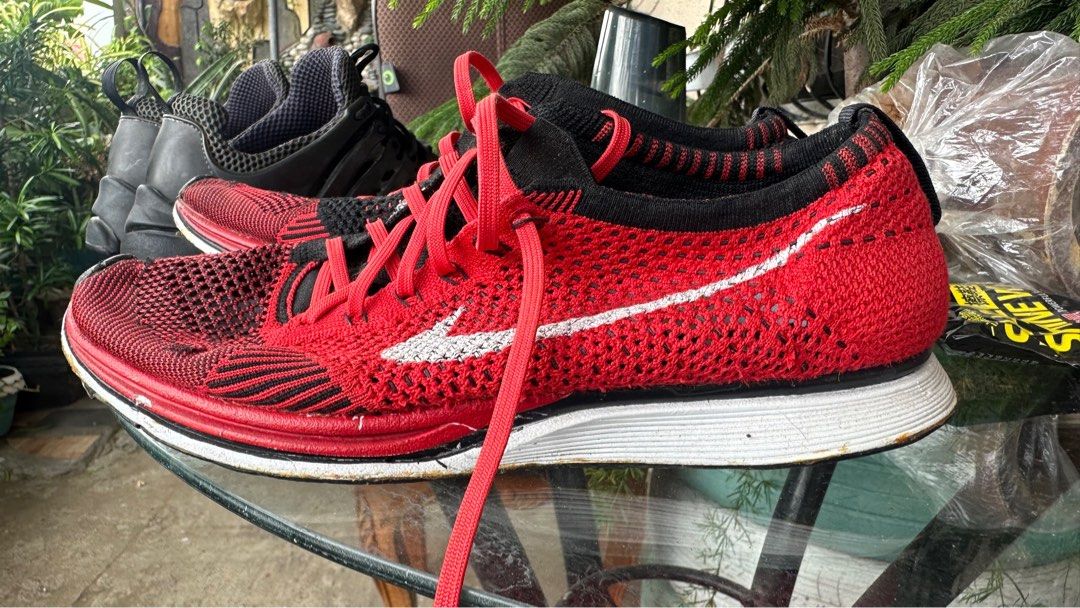 Air presto vs flyknit racer hot sale