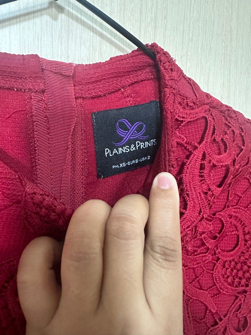 plains and prints red dress (Category: Dresses) located in Pasig City. Submitted by danda24 (Listing ID 1274278540, Image 3). Description: used only once for an event xs on tag but can fit small frame elegant looking :) gave up already wala na pag asa mag kasya 🤣.