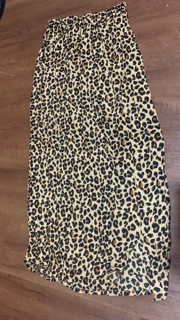 preloved leopard skirt Women s Fashion Bottoms Skirts on Carousell