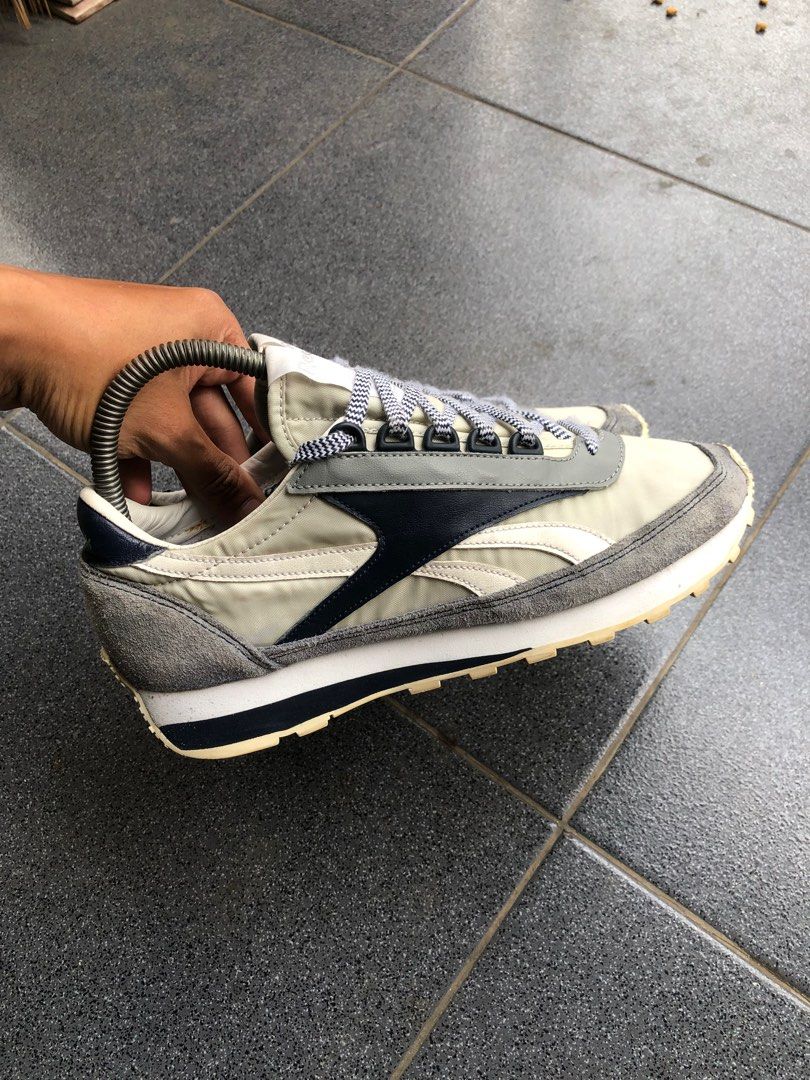 Reebok aztec kaki top