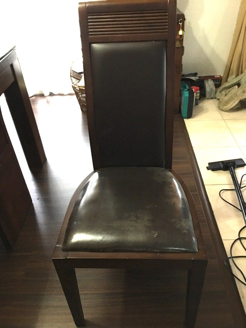 Gumtree dining table and online 6 chairs