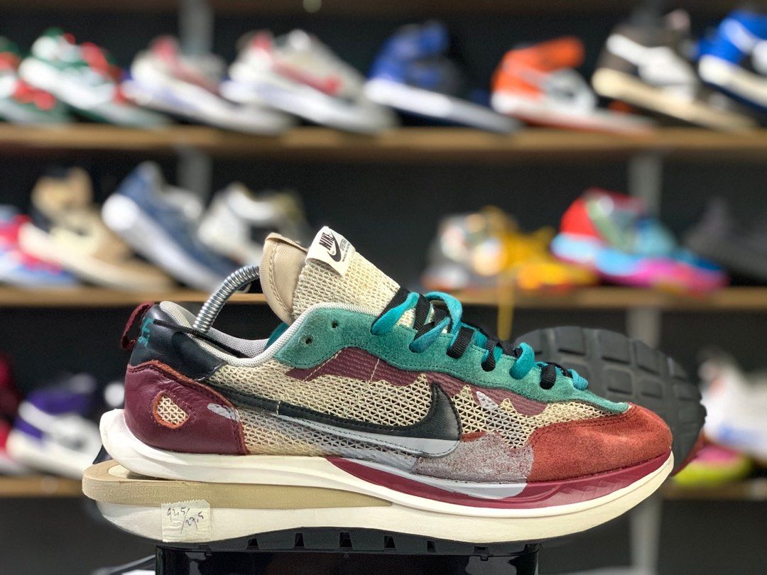 nike sacai original