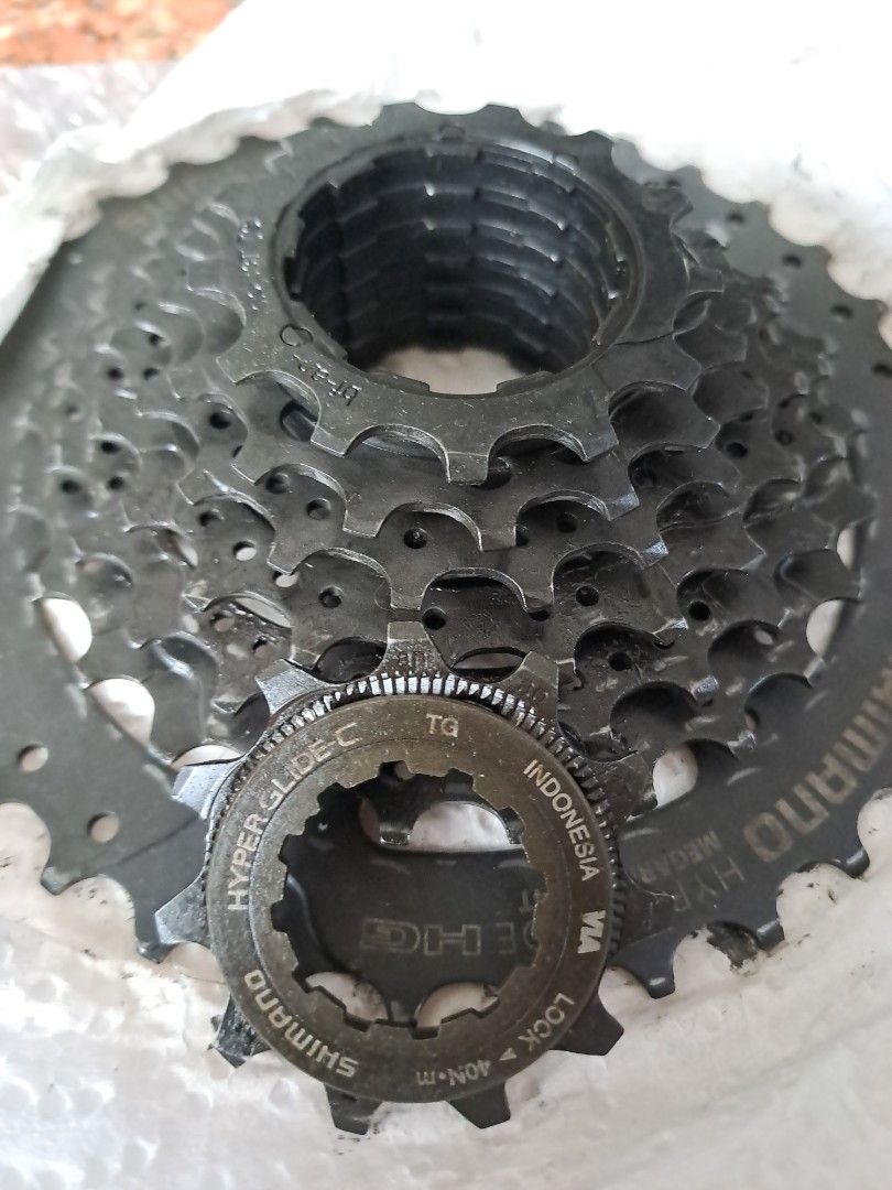 Shimano 8 speed shifter cassette and chain from Gaint Escape 2