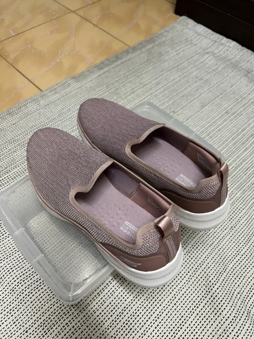 Sale skechers deals go walk