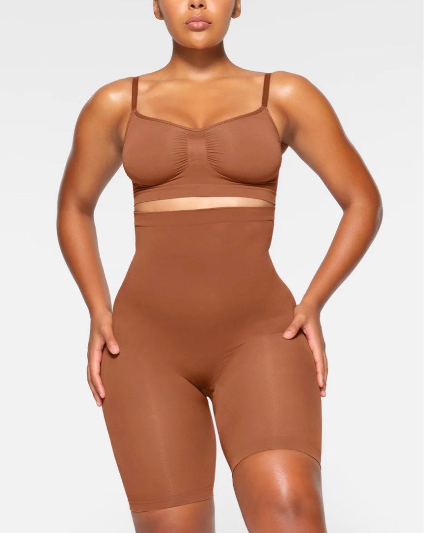 SKIMS HIGH-WAISTED ABOVE THE KNEE SHORT - Bronze, size M, Women's Fashion,  New Undergarments & Loungewear on Carousell