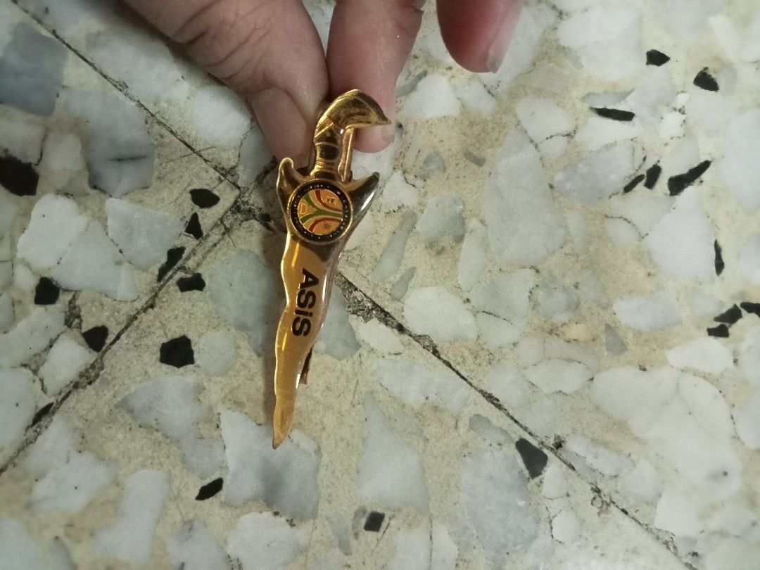 Dolce and store gabbana tie clip