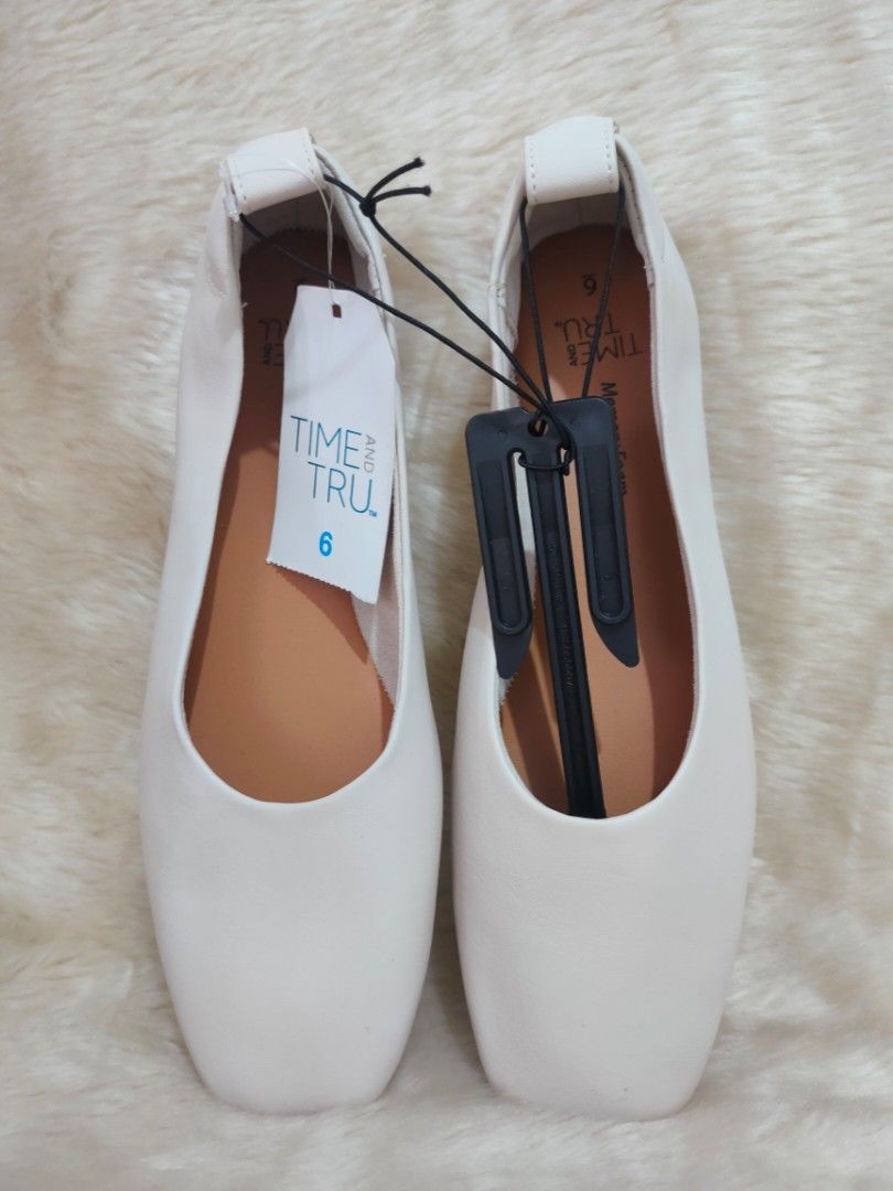 Time and tru flats on sale