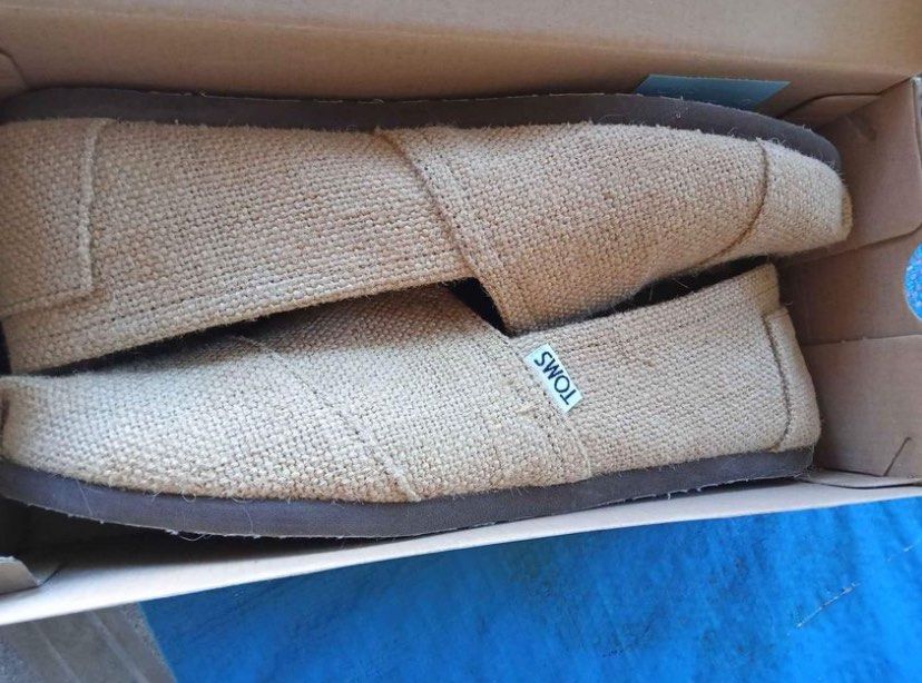 Toms discount burlap shoes