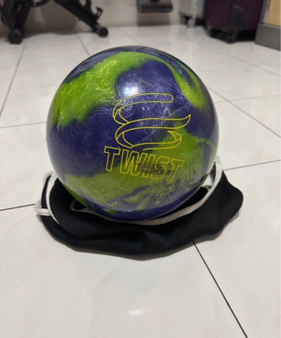 TWIST Bowling Ball, Looking For on Carousell
