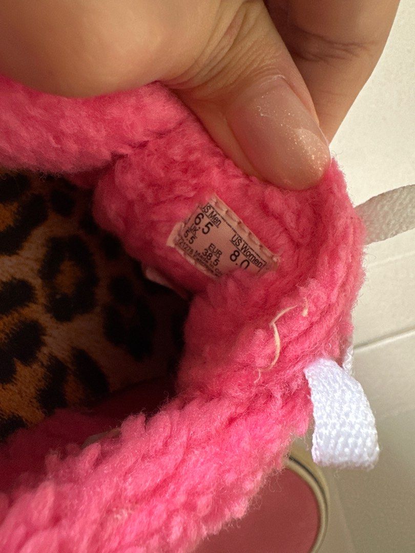 Fur vans pink shop