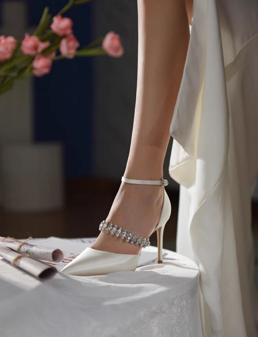 White high heels for wedding outlet