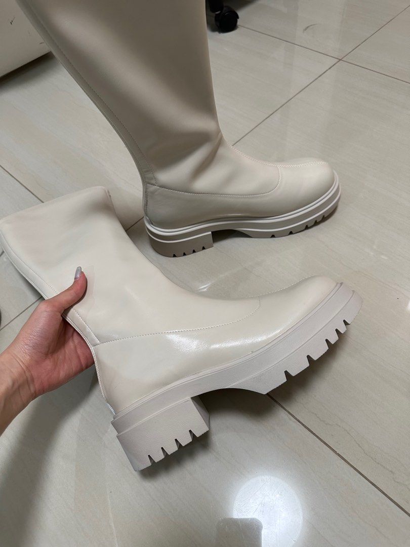 White boots size 12 2025