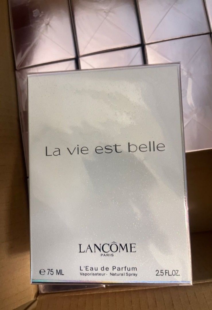 La vie est belle sale on sale