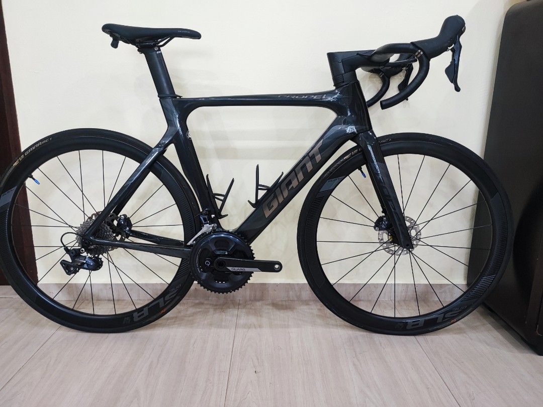2019 Giant propel advanced with quarq power meter without wheels