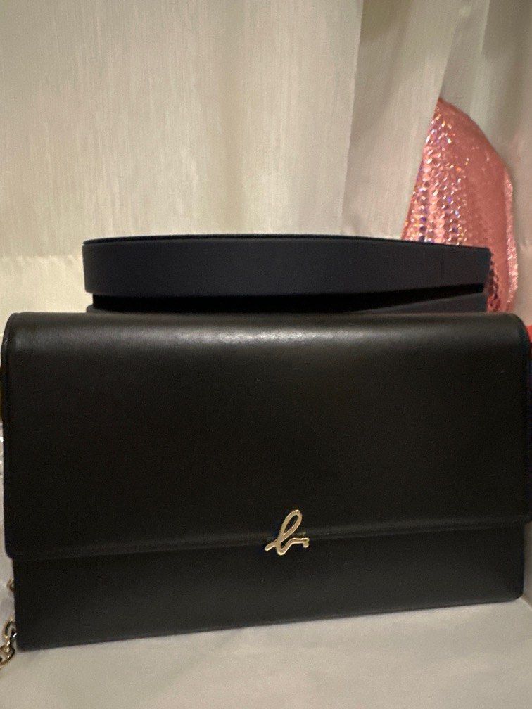 Agnes b wallet on Chain Carousell