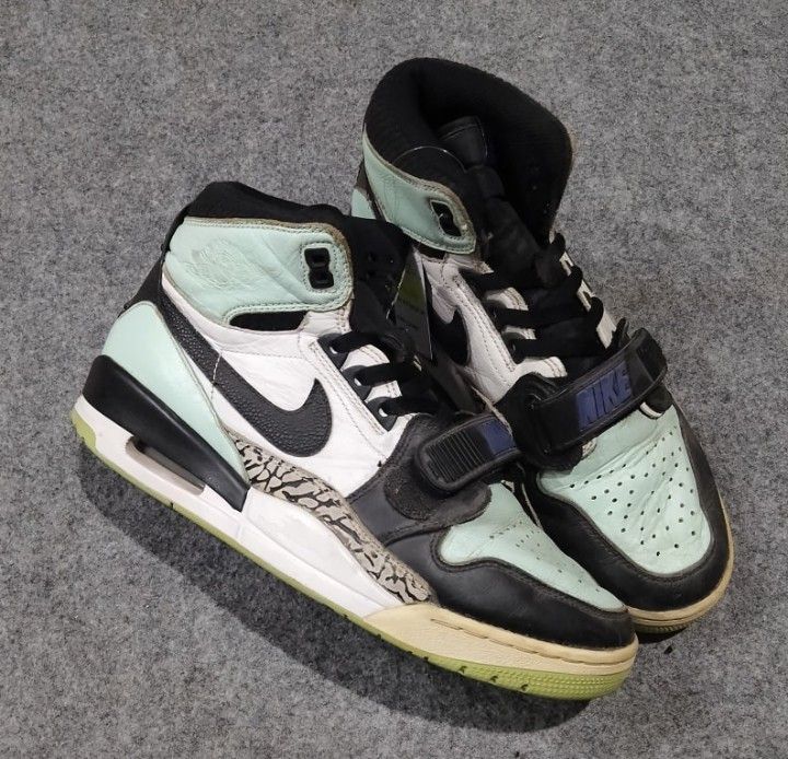 air jordan retro high igloo