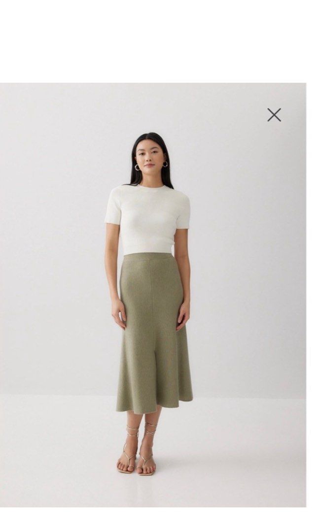 Alaska green midi elastic knit skirt Women s Fashion Bottoms Skirts on Carousell