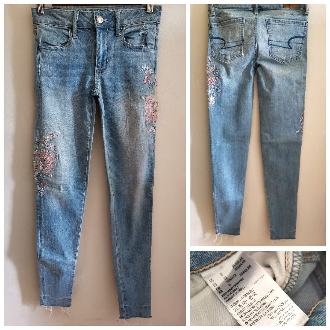 American Eagle Ripped Jeans, Women's Fashion, Bottoms, Jeans on Carousell