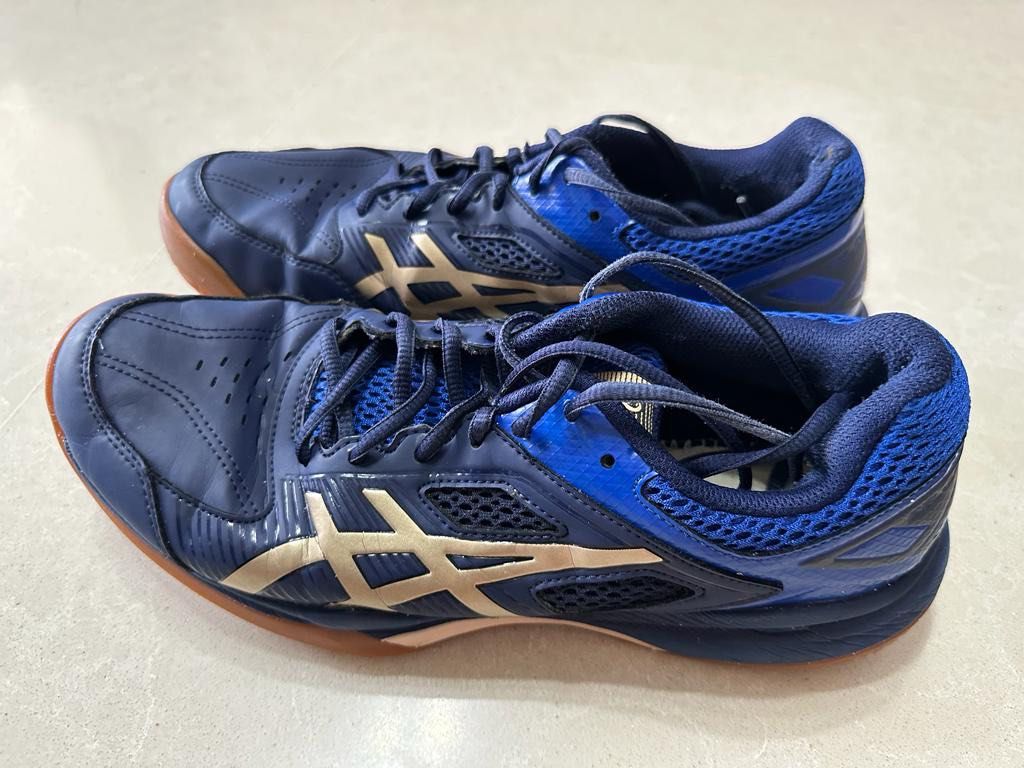 Badminton shoes hotsell asics