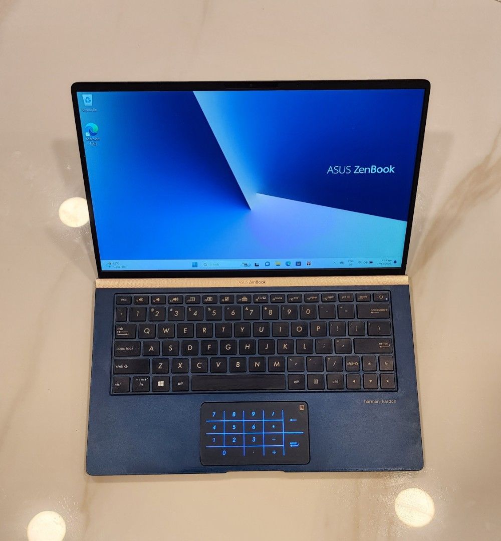 Asus Zenbook 13 Intel i5 with Nvidia Geforce MX150 Light